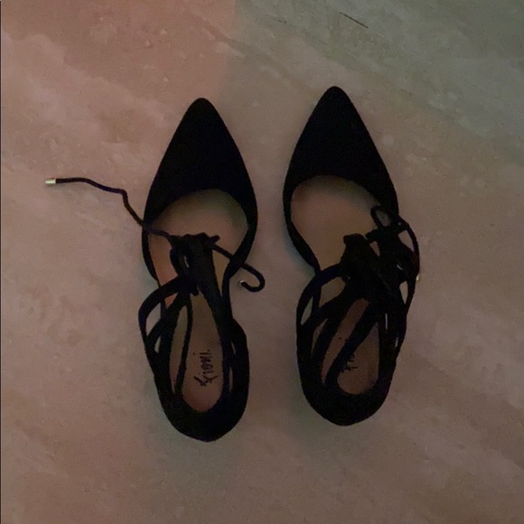 Heels - Picture 3 of 4